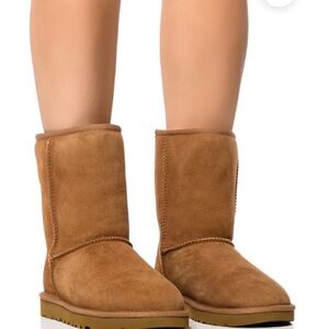 UGG Kids Classic II  - signature Chestnut color #1017703K Size 5 pull on boot